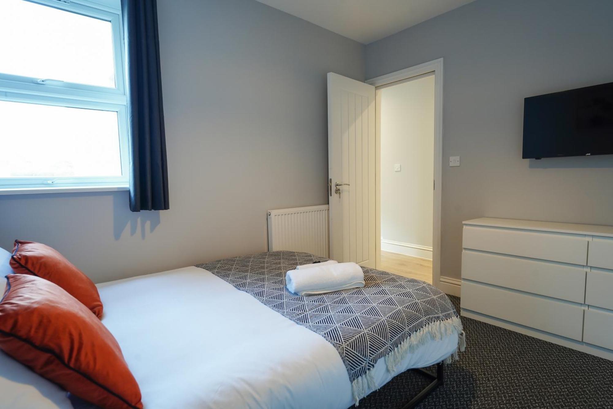 En-Suite Double Rooms, Smart Tv Comfy Style Llanelli Exterior photo