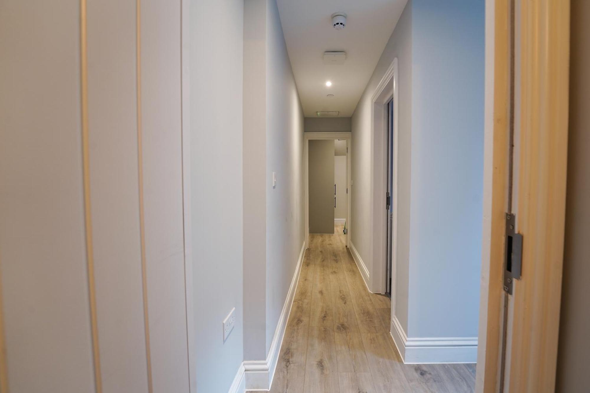 En-Suite Double Rooms, Smart Tv Comfy Style Llanelli Exterior photo