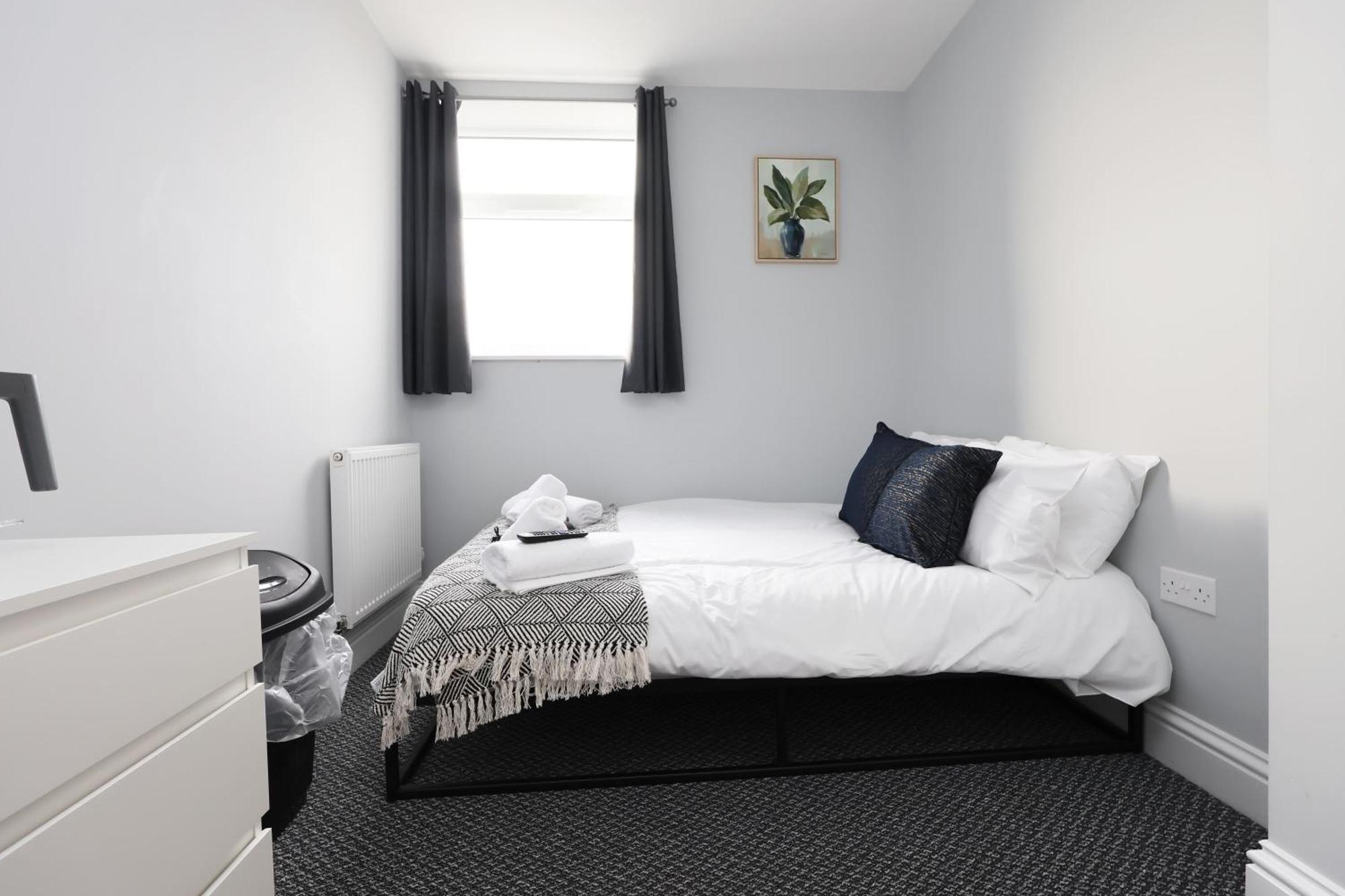 En-Suite Double Rooms, Smart Tv Comfy Style Llanelli Exterior photo