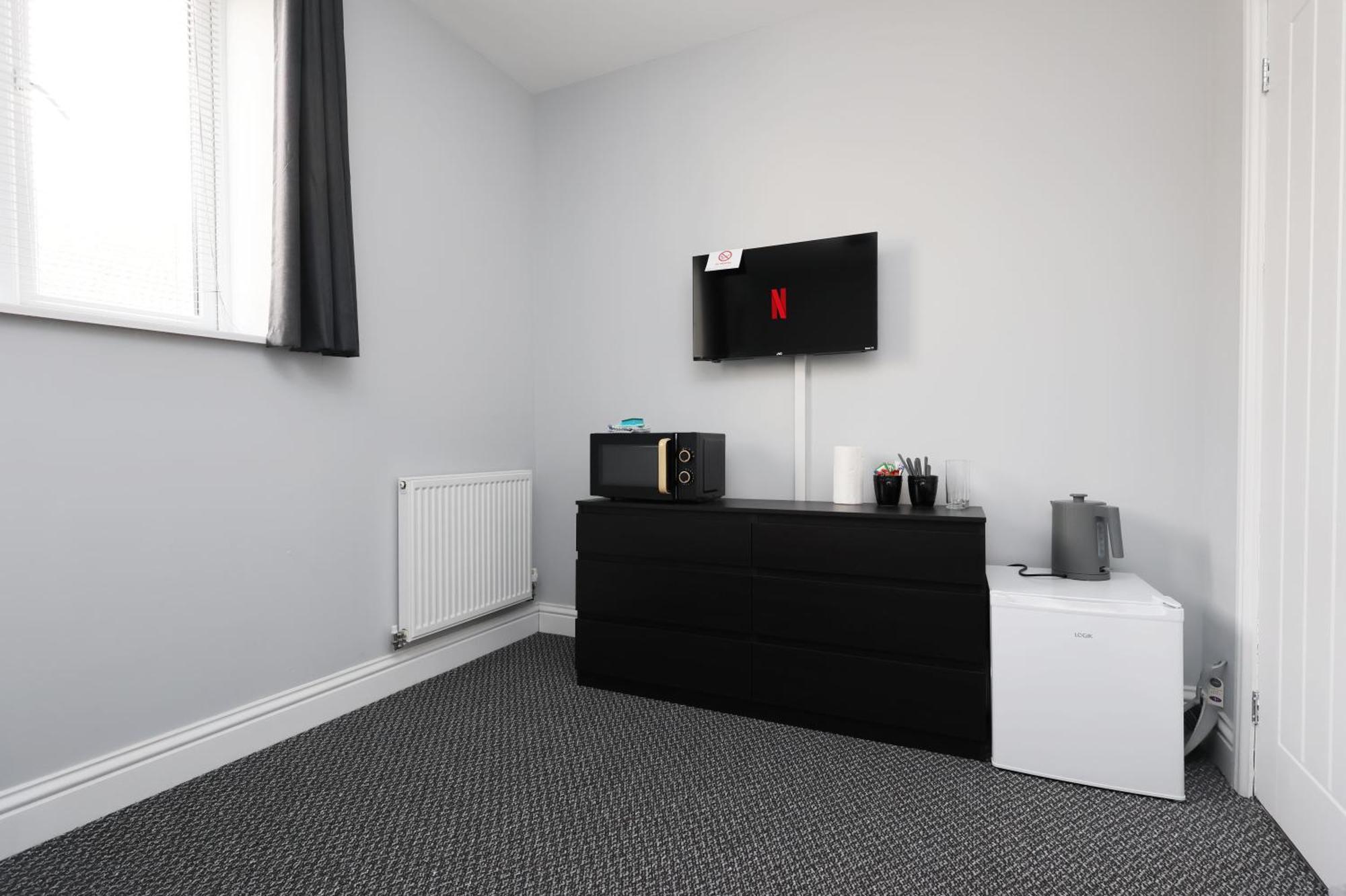 En-Suite Double Rooms, Smart Tv Comfy Style Llanelli Exterior photo