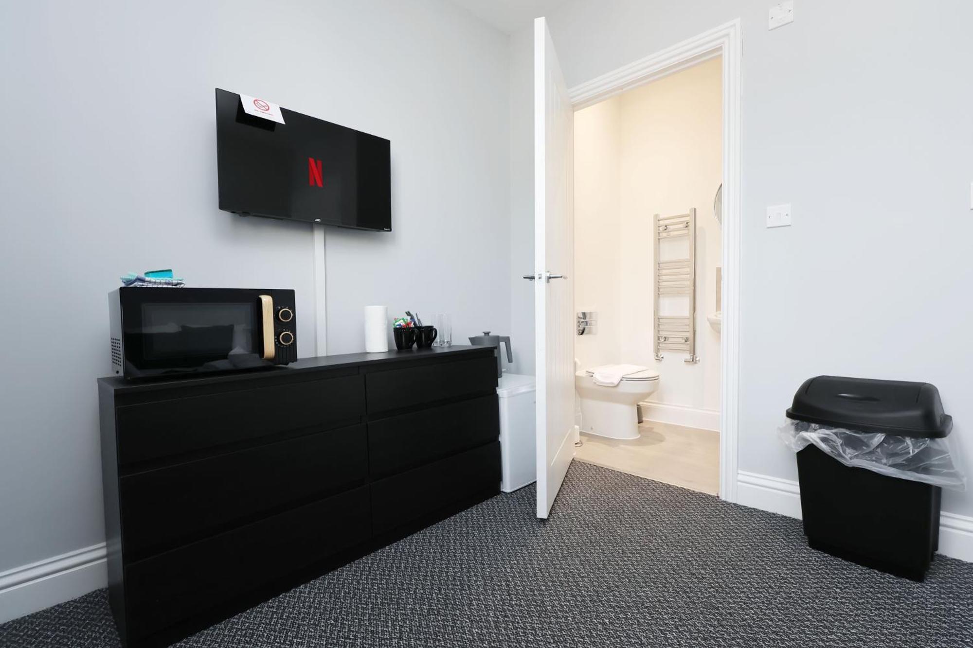En-Suite Double Rooms, Smart Tv Comfy Style Llanelli Exterior photo