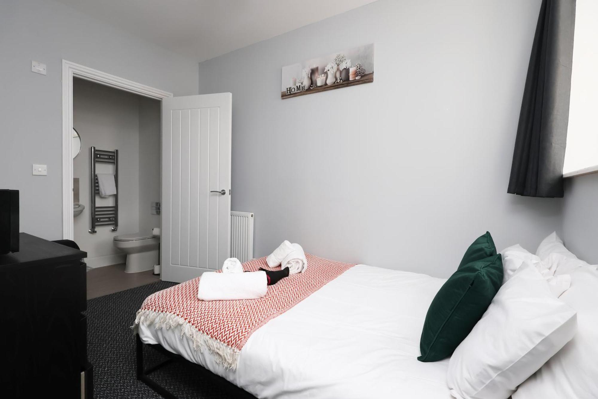 En-Suite Double Rooms, Smart Tv Comfy Style Llanelli Exterior photo