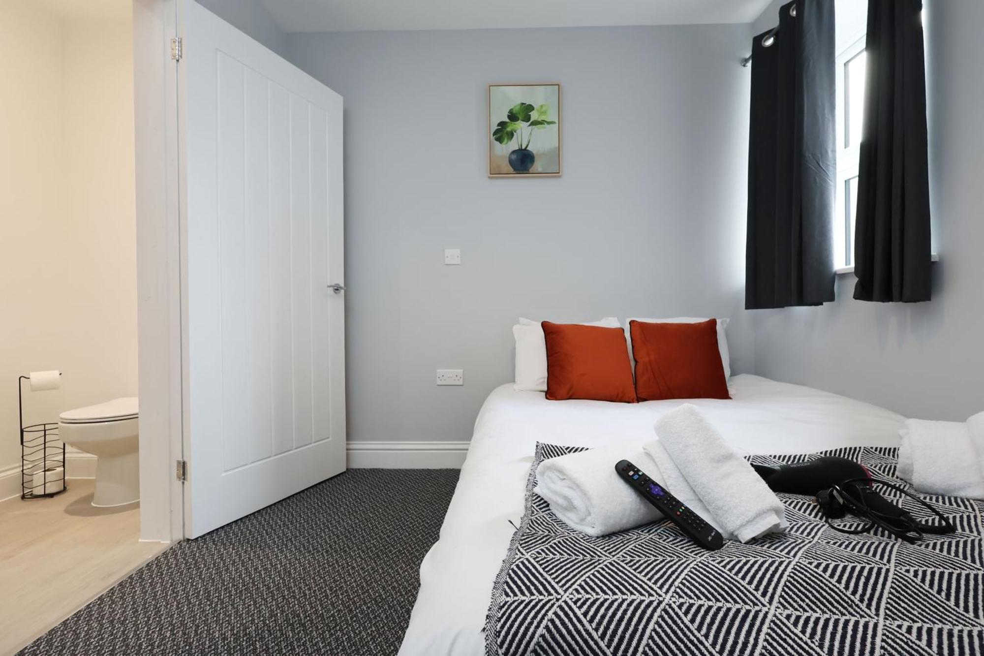 En-Suite Double Rooms, Smart Tv Comfy Style Llanelli Exterior photo