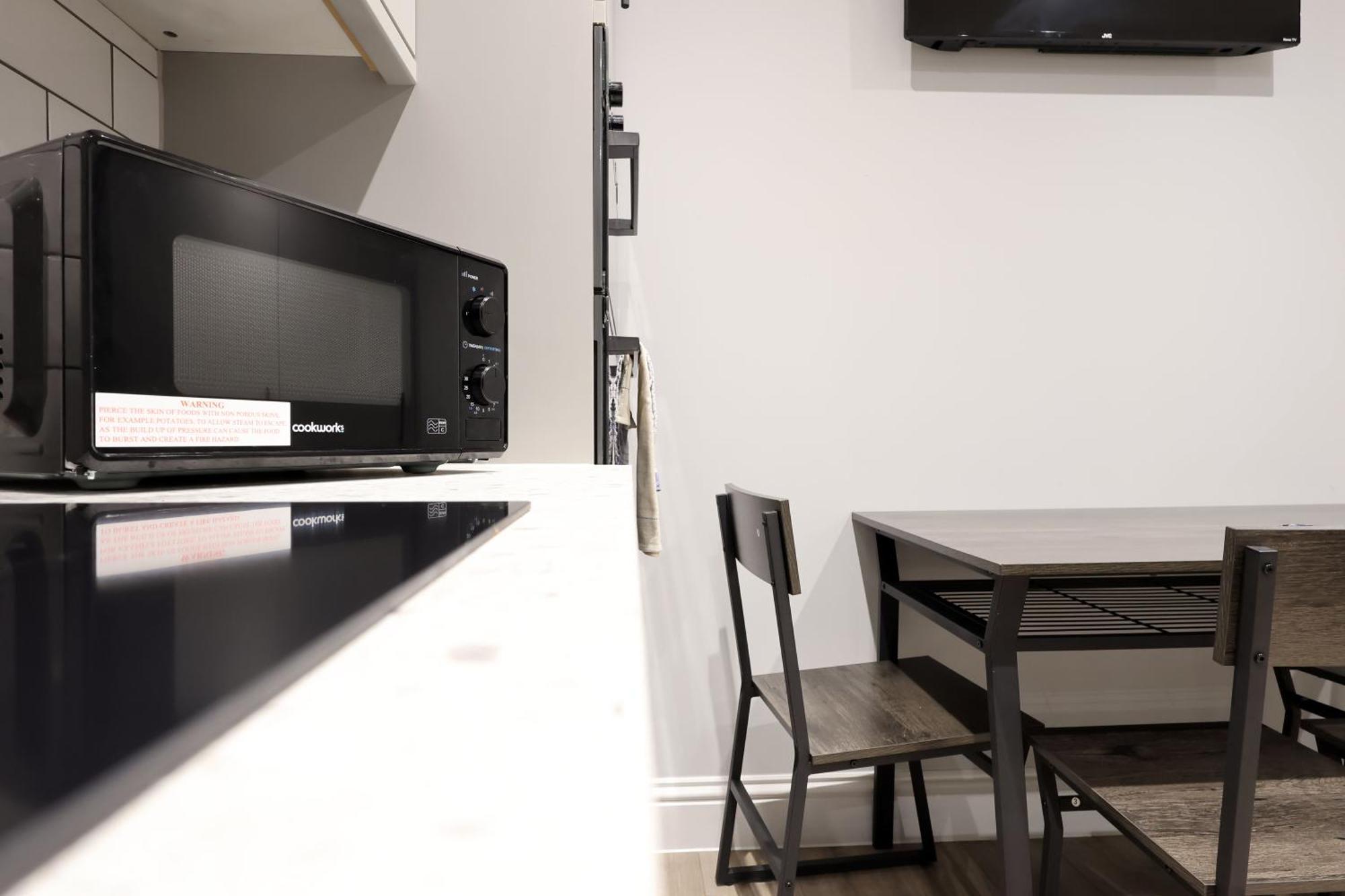 En-Suite Double Rooms, Smart Tv Comfy Style Llanelli Exterior photo
